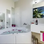 Апартаменты Luxury With Private Heated Pool