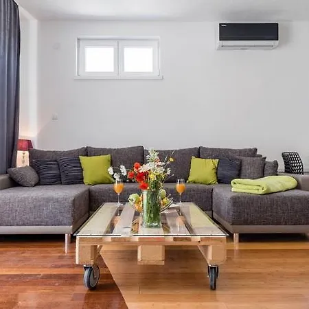 Luxury Apartment With Private Heated Pool