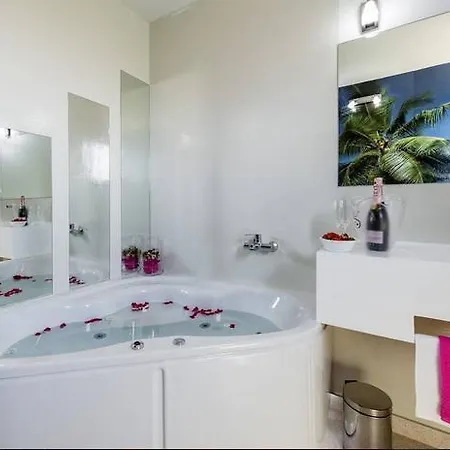 Apartmán Luxury With Private Heated Pool