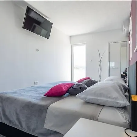 Luxury Apartment With Private Heated Pool Apartment *