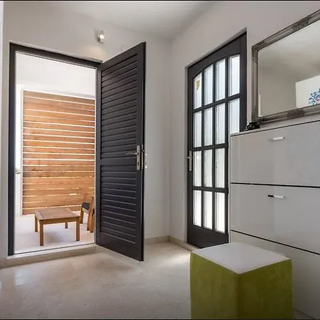 Luxury With Private Heated Pool Lägenhet