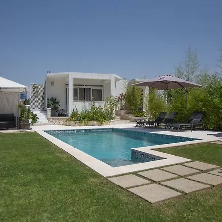 Luxury Apartment With Private Heated Pool *