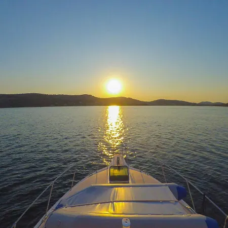 Luxury With Private Heated Pool Apartmán *