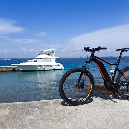 Luxury With Private Heated Pool Lägenhet Šibenik