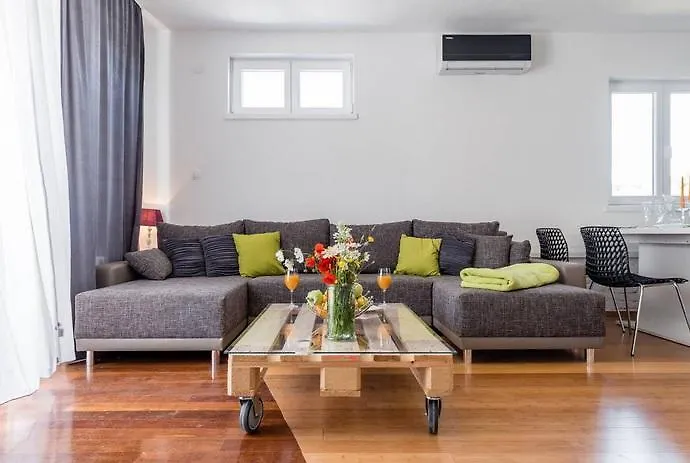 Luxury With Private Heated Pool