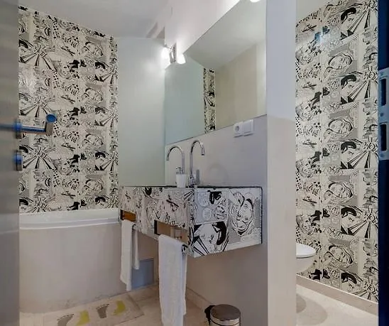 Luxury With Private Heated Pool דירה שיבניק